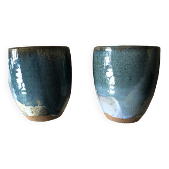 2 pottery cups