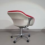 Coalesse SW_1 conference chair Scott Wilson / Steelcase