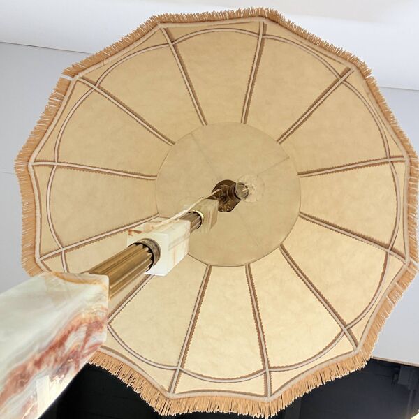 Lampadaire vintage avec cadre en laiton et base en onyx