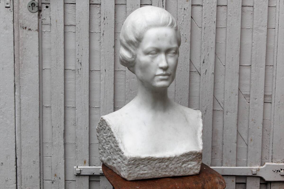 Important white marble bust, signed Léoni, 19th century