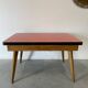 Table à rallonges en Formica et pieds bois