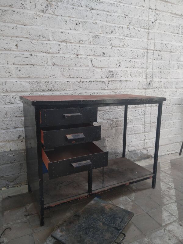 Bureau de garage industriel vintage