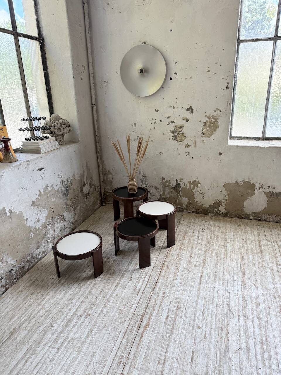 Nido 780 G stackable coffee tables. Frattini for Cassina