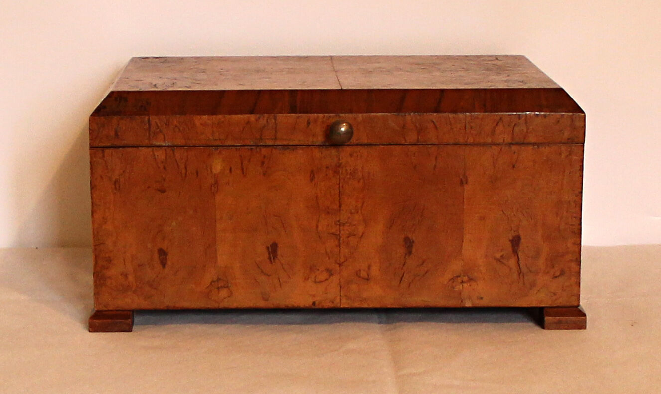 Box art-deco in elm magnifier