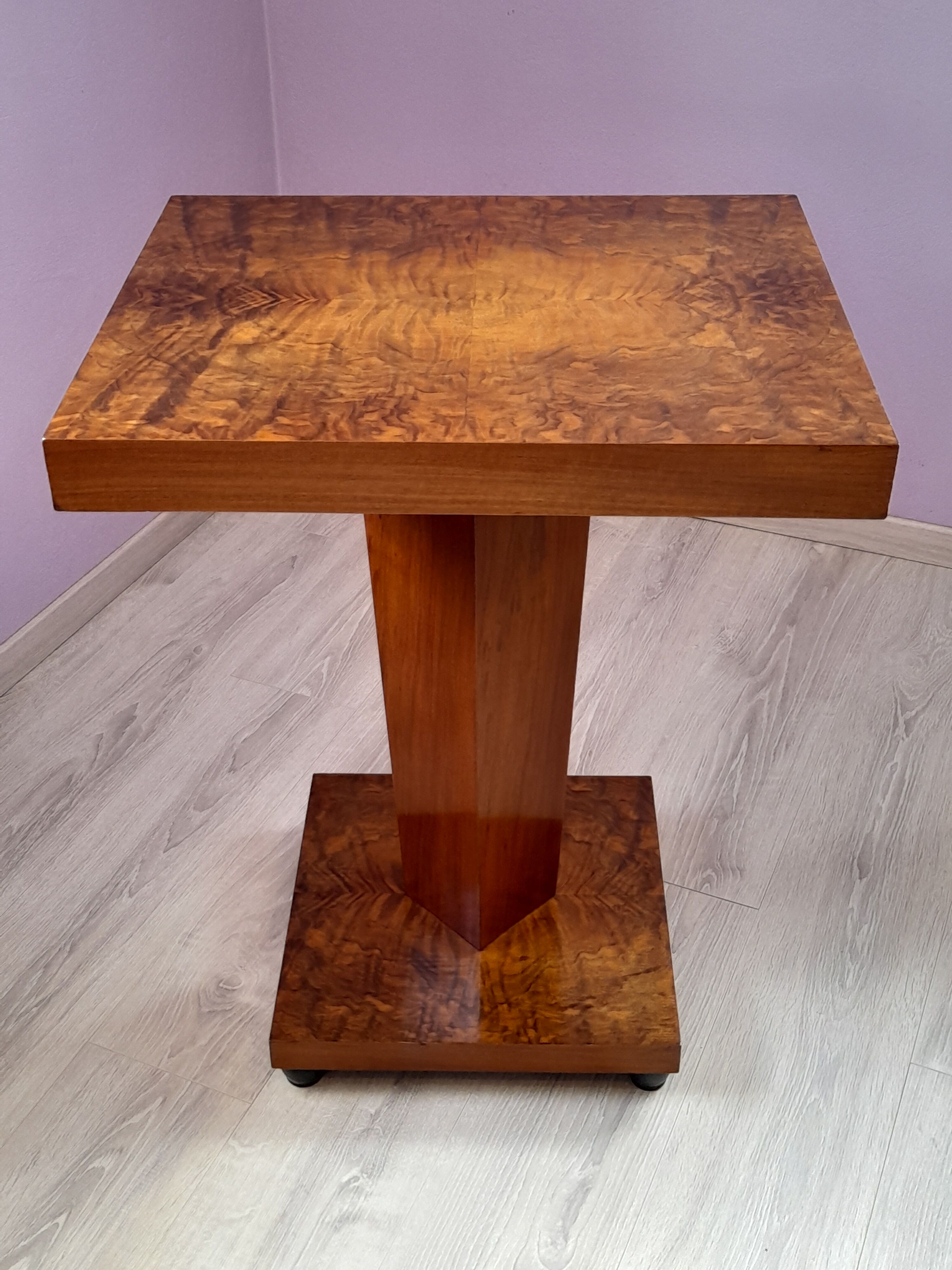 Art Deco pedestal table