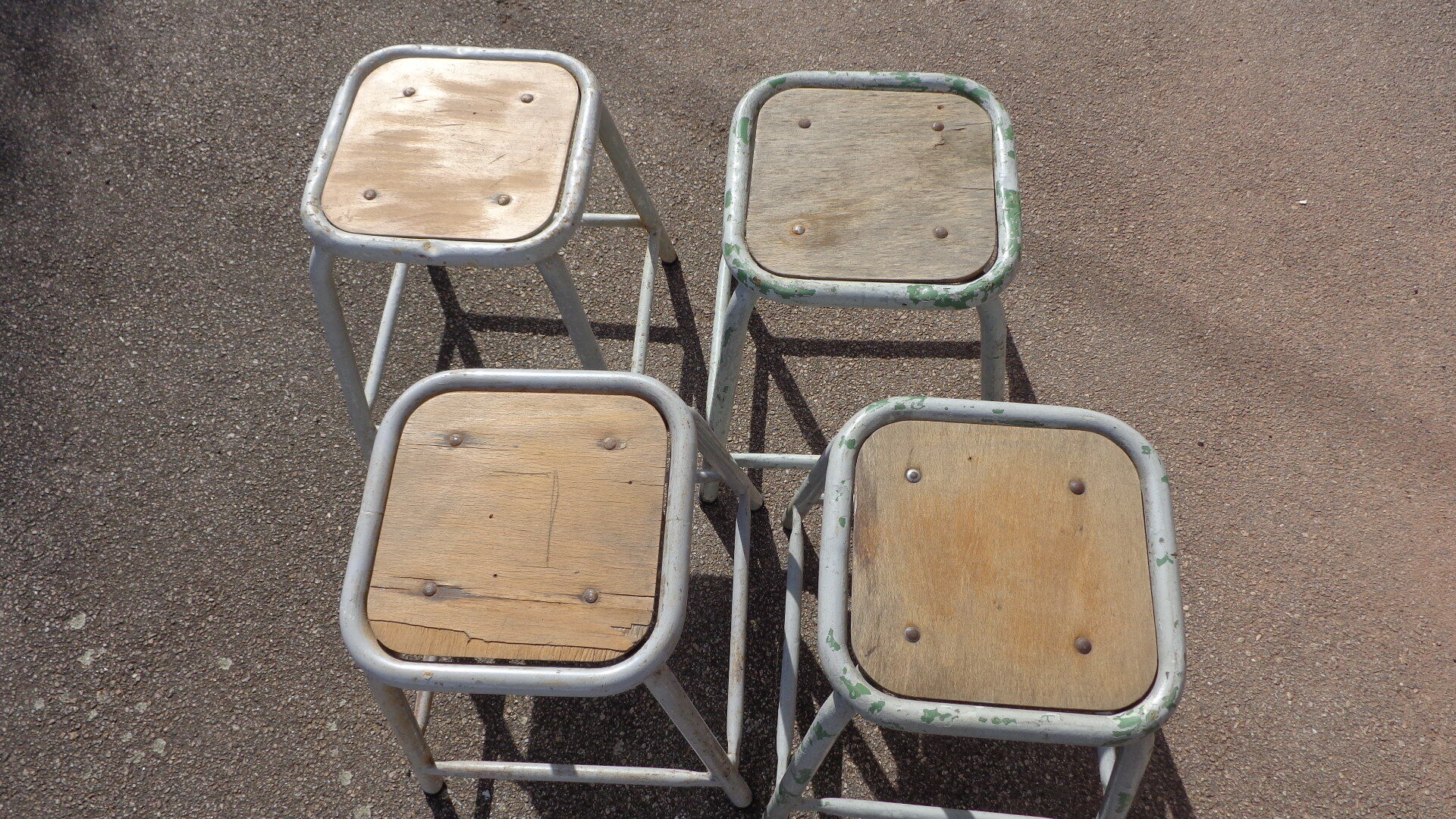 Set of 4 industrial stools