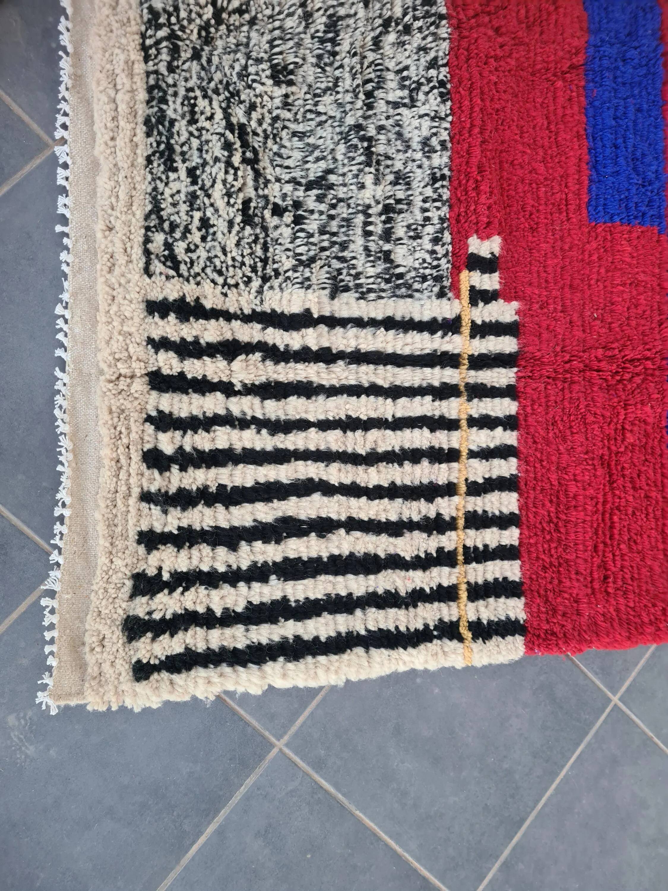 Handmade traditional carpet 250cm x 150cm Moroccan