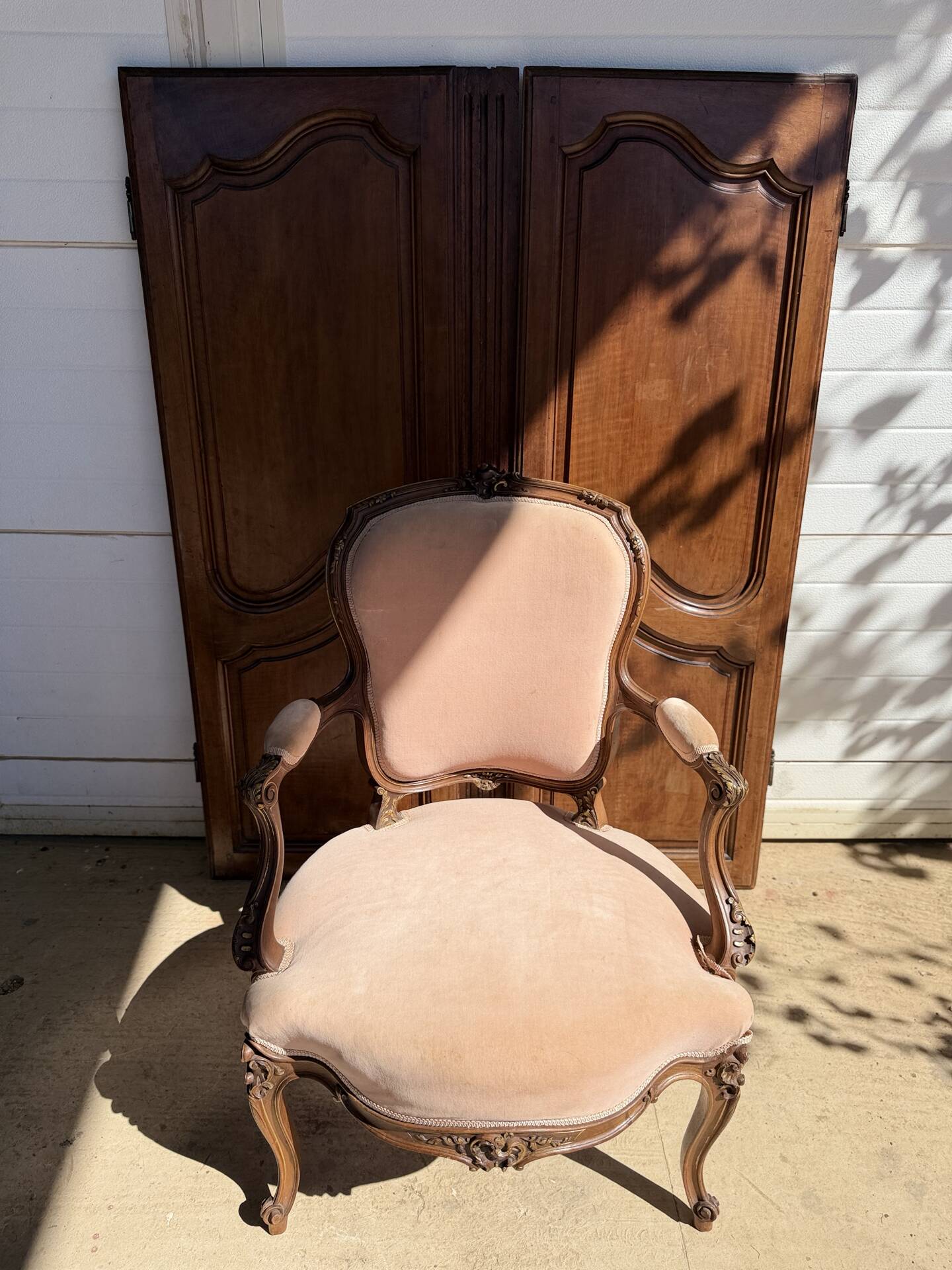 Antique Louis XV style armchair - powder pink fabric