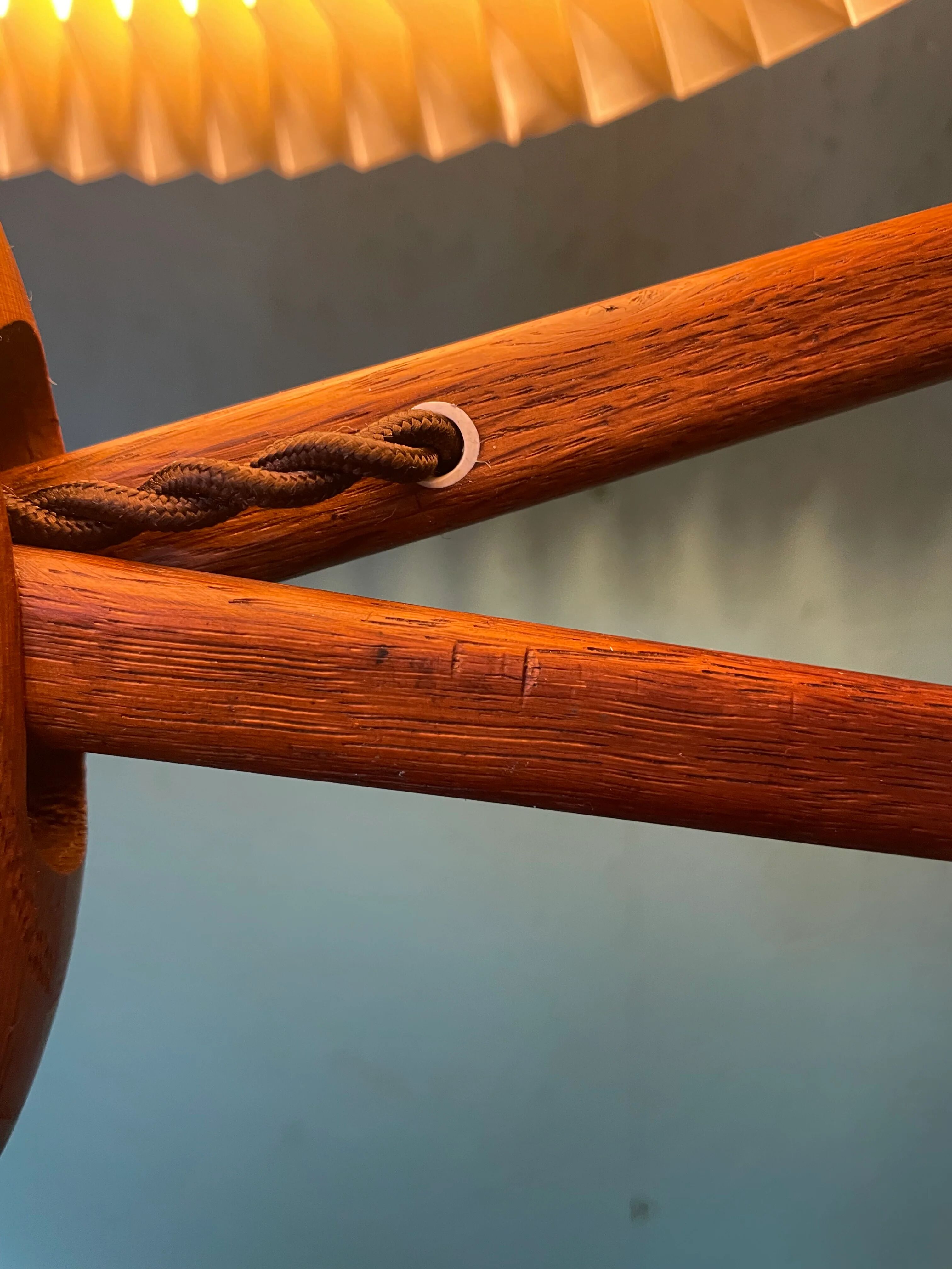 Vintage Le Klint scissor lamp in oak from the 1960s