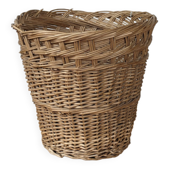 Wicker wastebasket