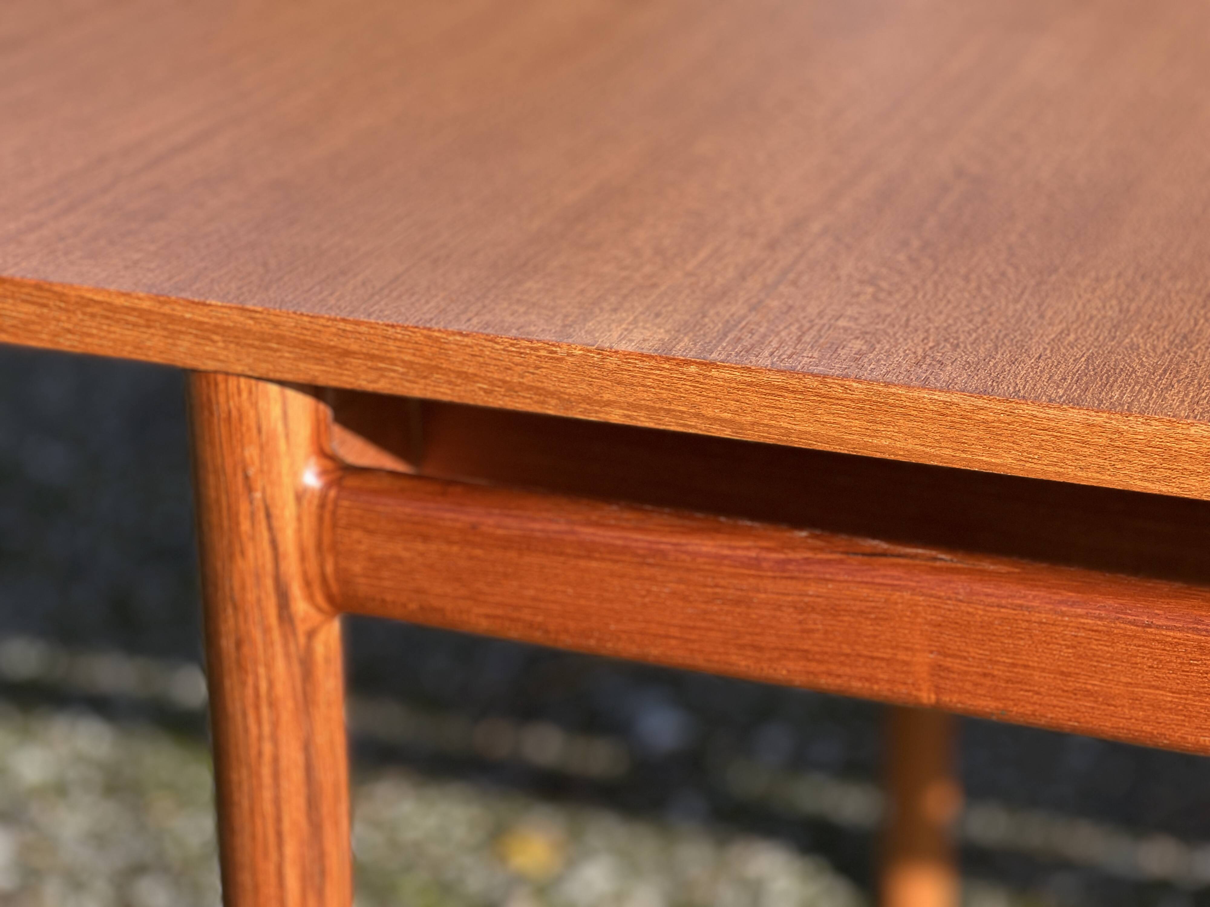Grande table à manger à rallonge par McIntosh