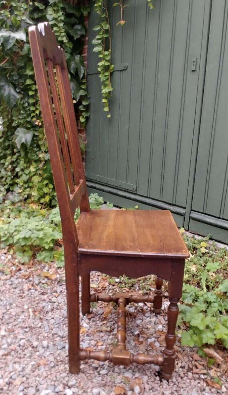 Pair of oak chairs