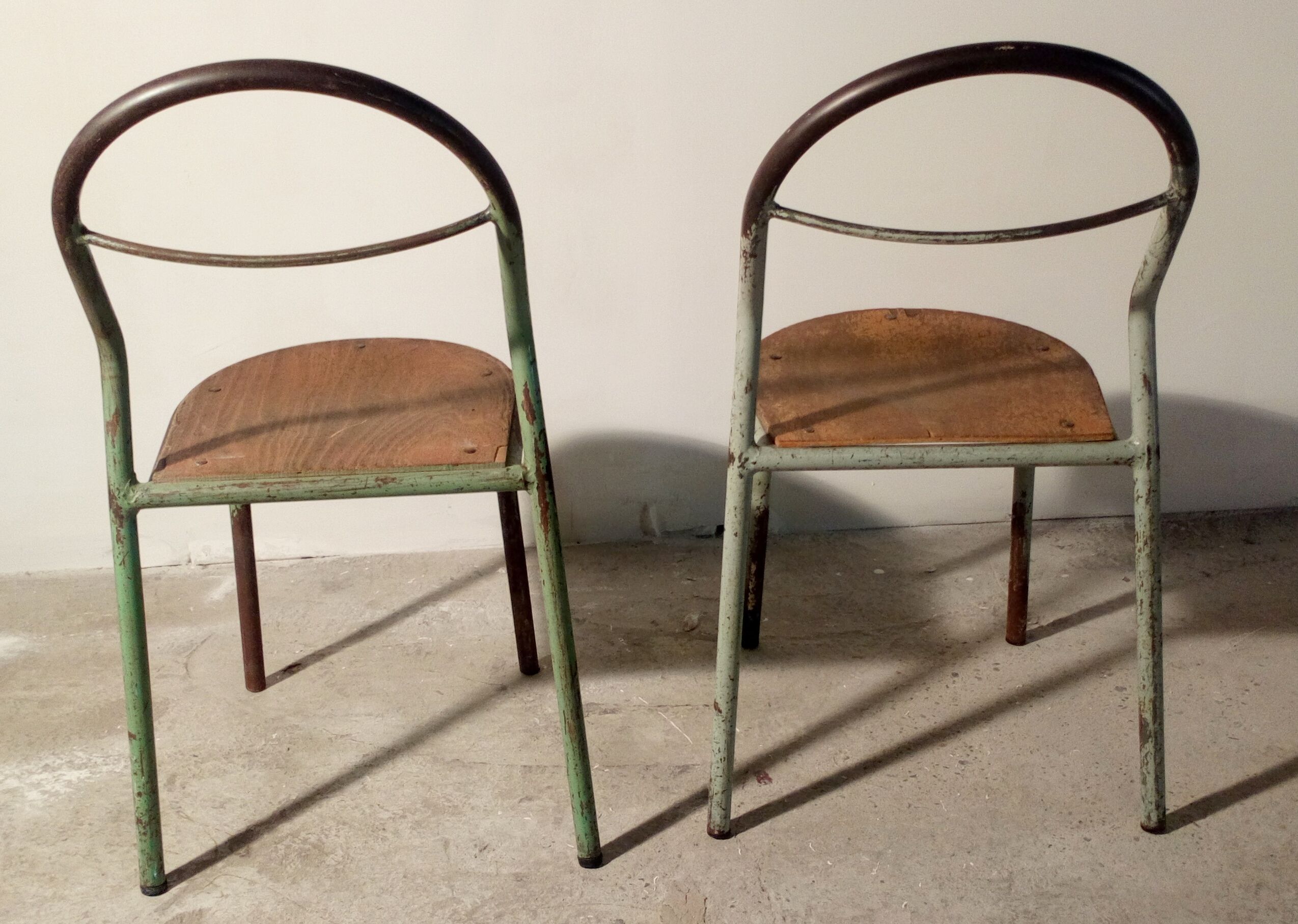 Paire de chaises en bois