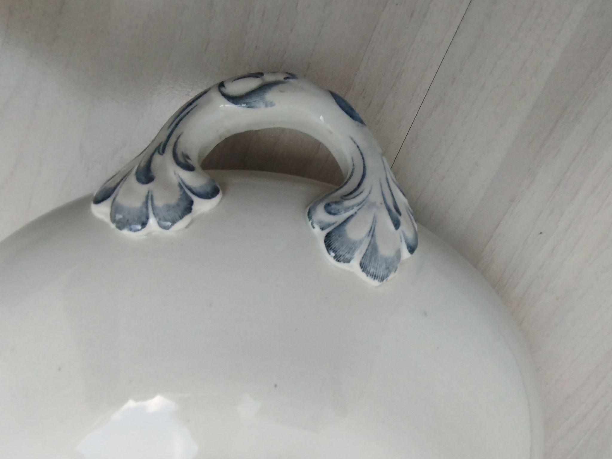 Sarreguemines tureen décor hazelnuts