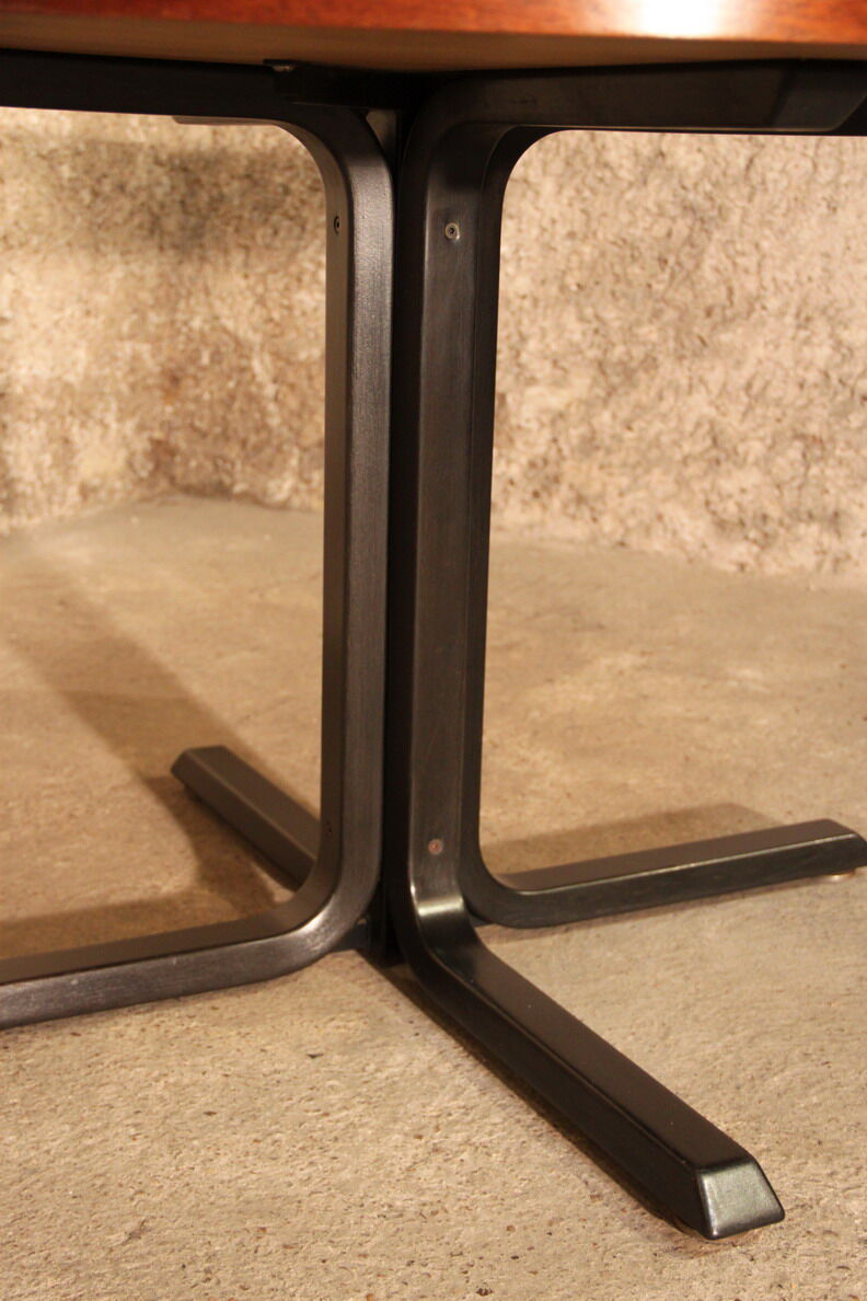 Large table round