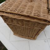 Vintage wicker basket for poultry rabbit