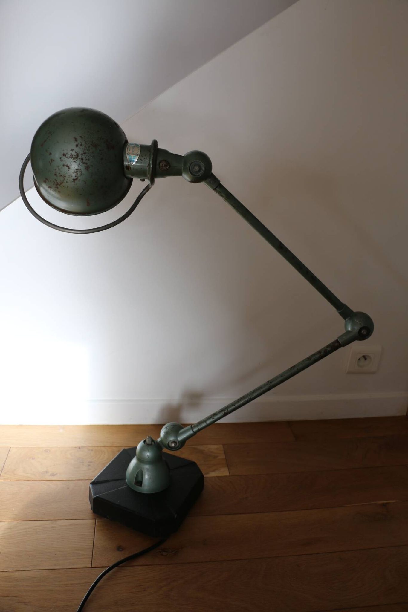 JIELDE 2-arm green lamp, 1960s square foot