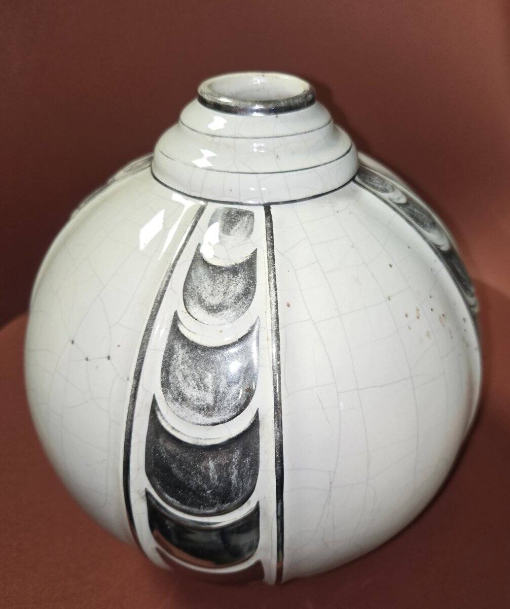 Important cracked ceramic boule vase from the Art Deco period.