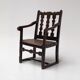 Fauteuil en chêne provincial français du XVIIIe siècle