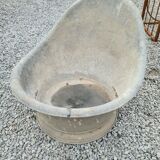 Zinc basin bathtub with backrest