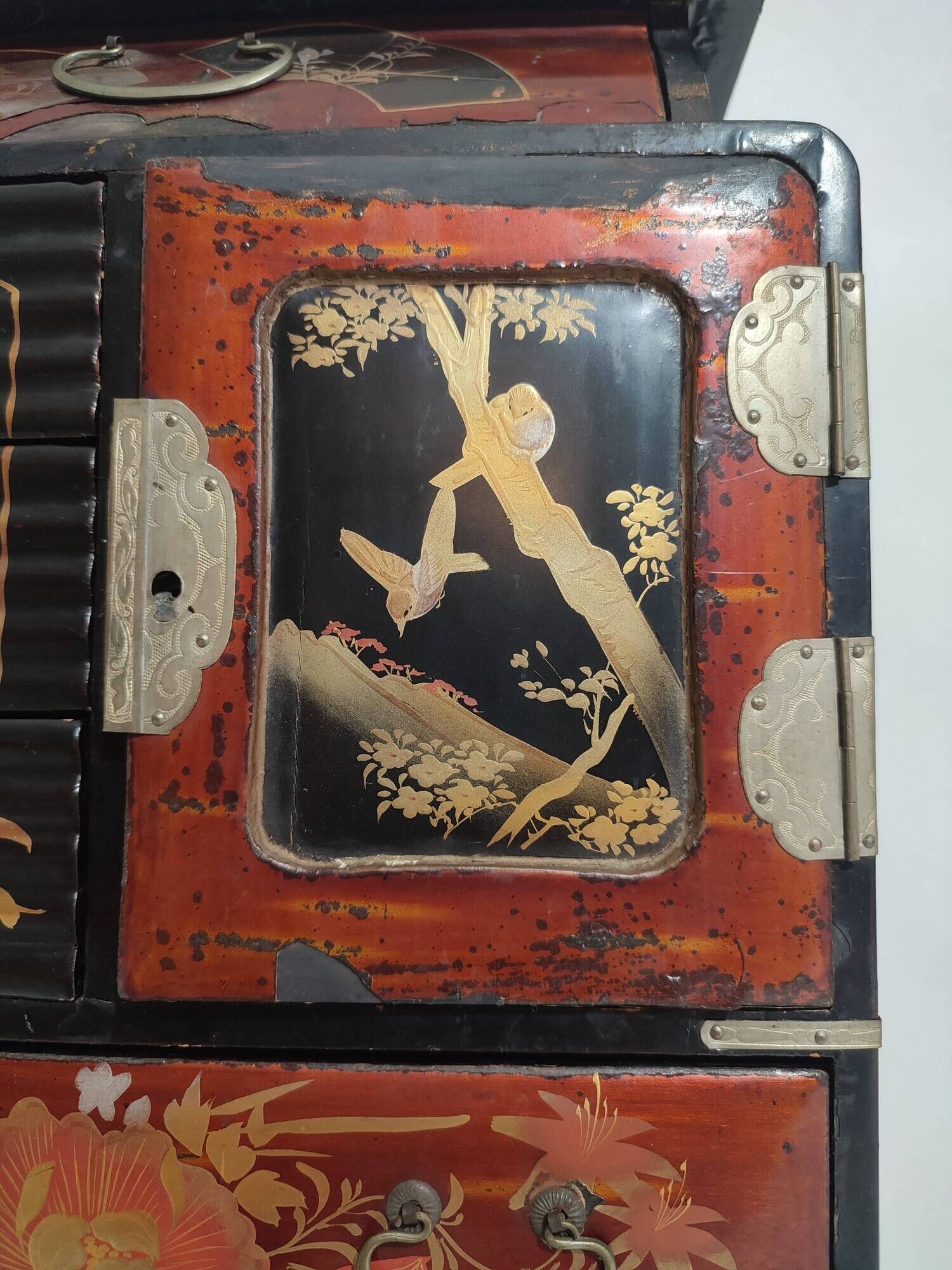 Japanese Lacquered Cabinet / 1868-1912 Meiji Japan / Old Jewelry Box