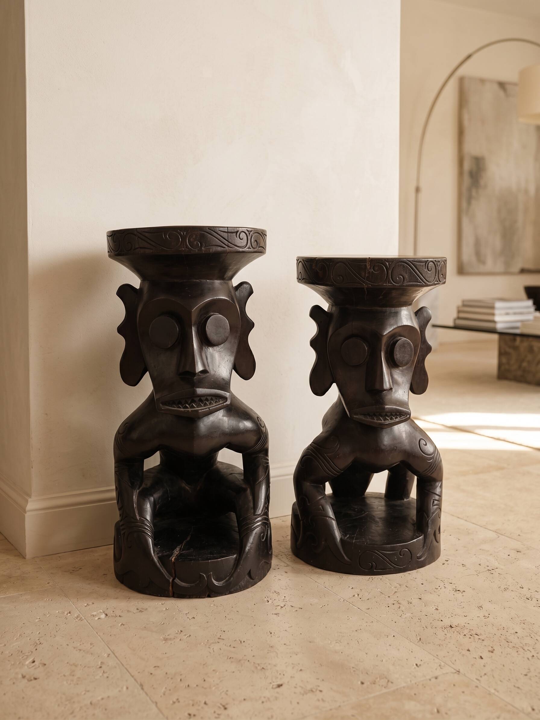 Lot de tabourets / sellettes en bois sculpté
