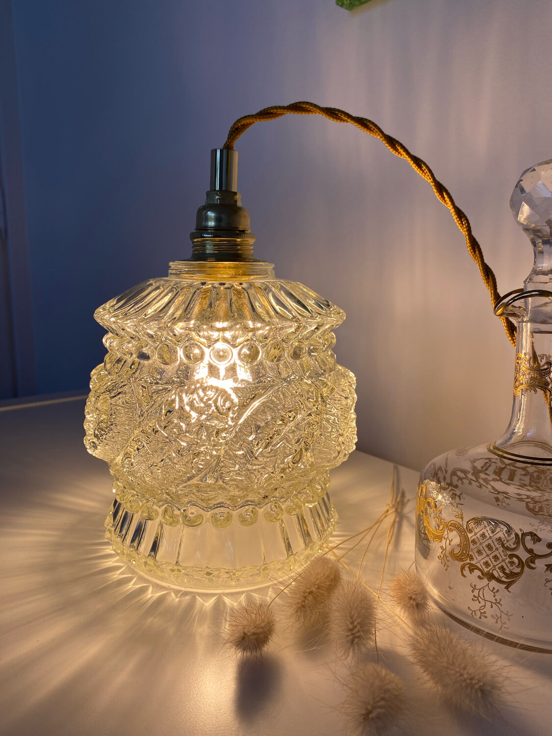 Lamp with vintage globe