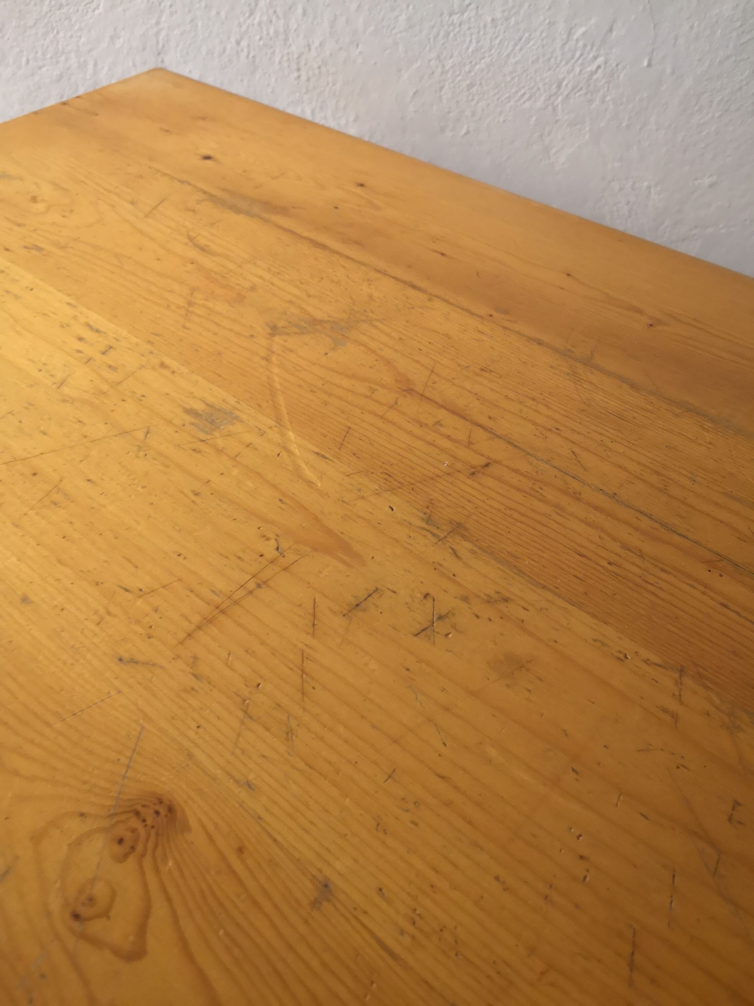 Table Charlotte Perriand les Arcs