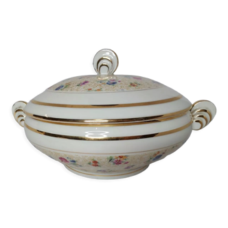 Porcelain tureen