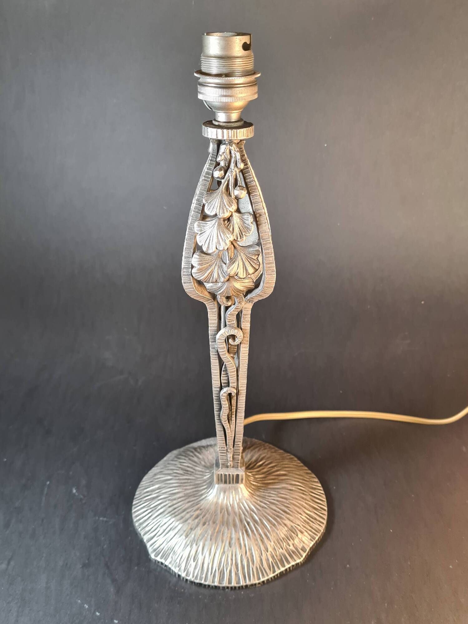 Art Nouveau lamp base – Hammered metal & stylised Ginkgo leaves –