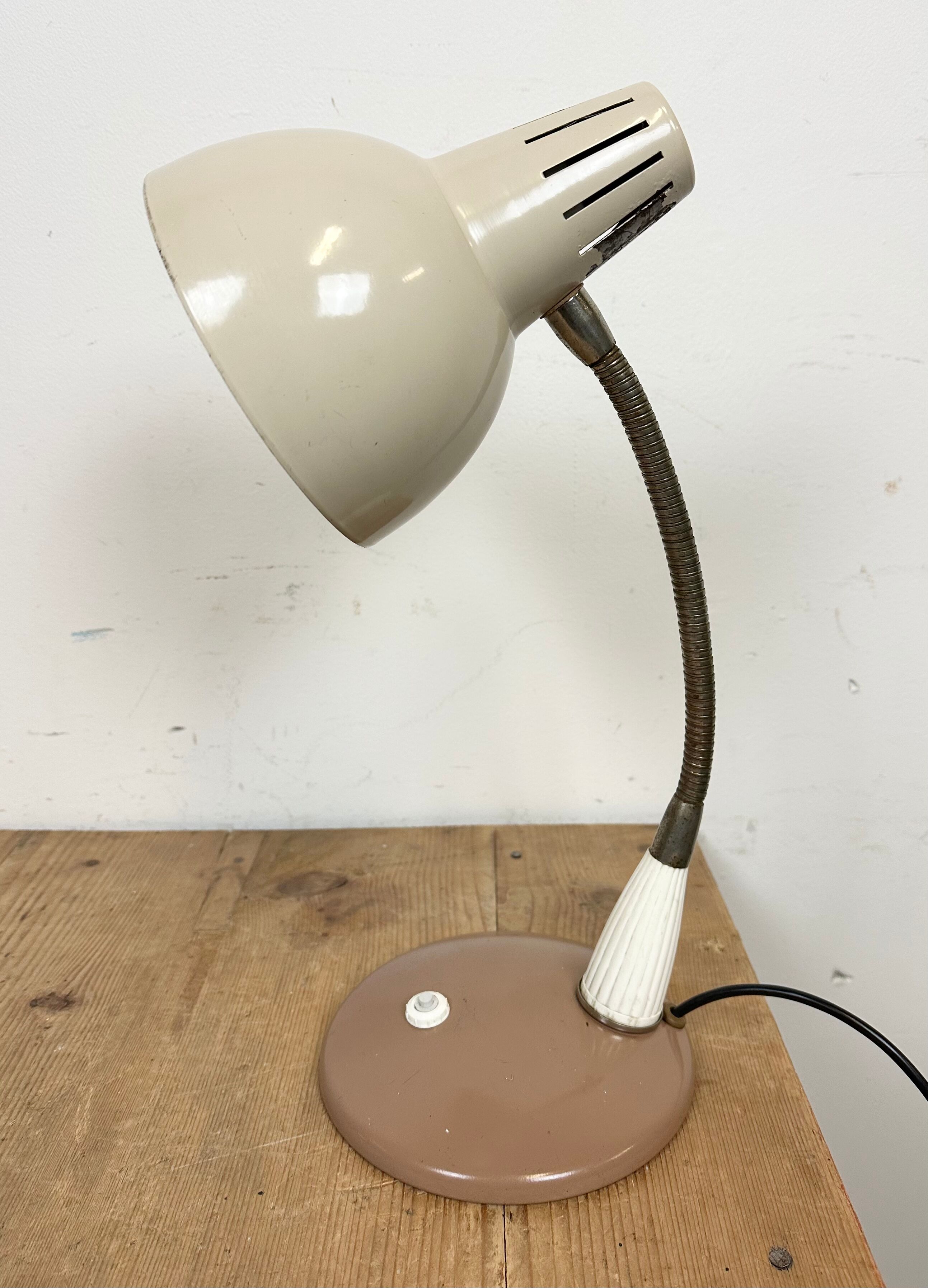 Industrial gooseneck table lamp, 1960s
