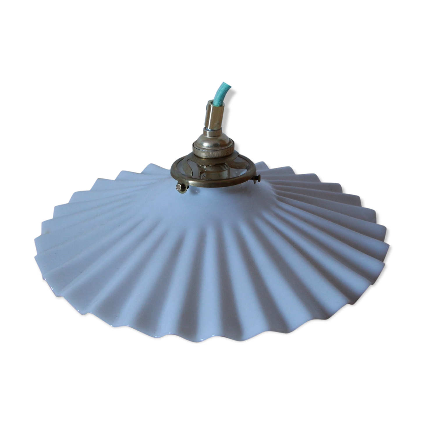 Opaline wave suspension