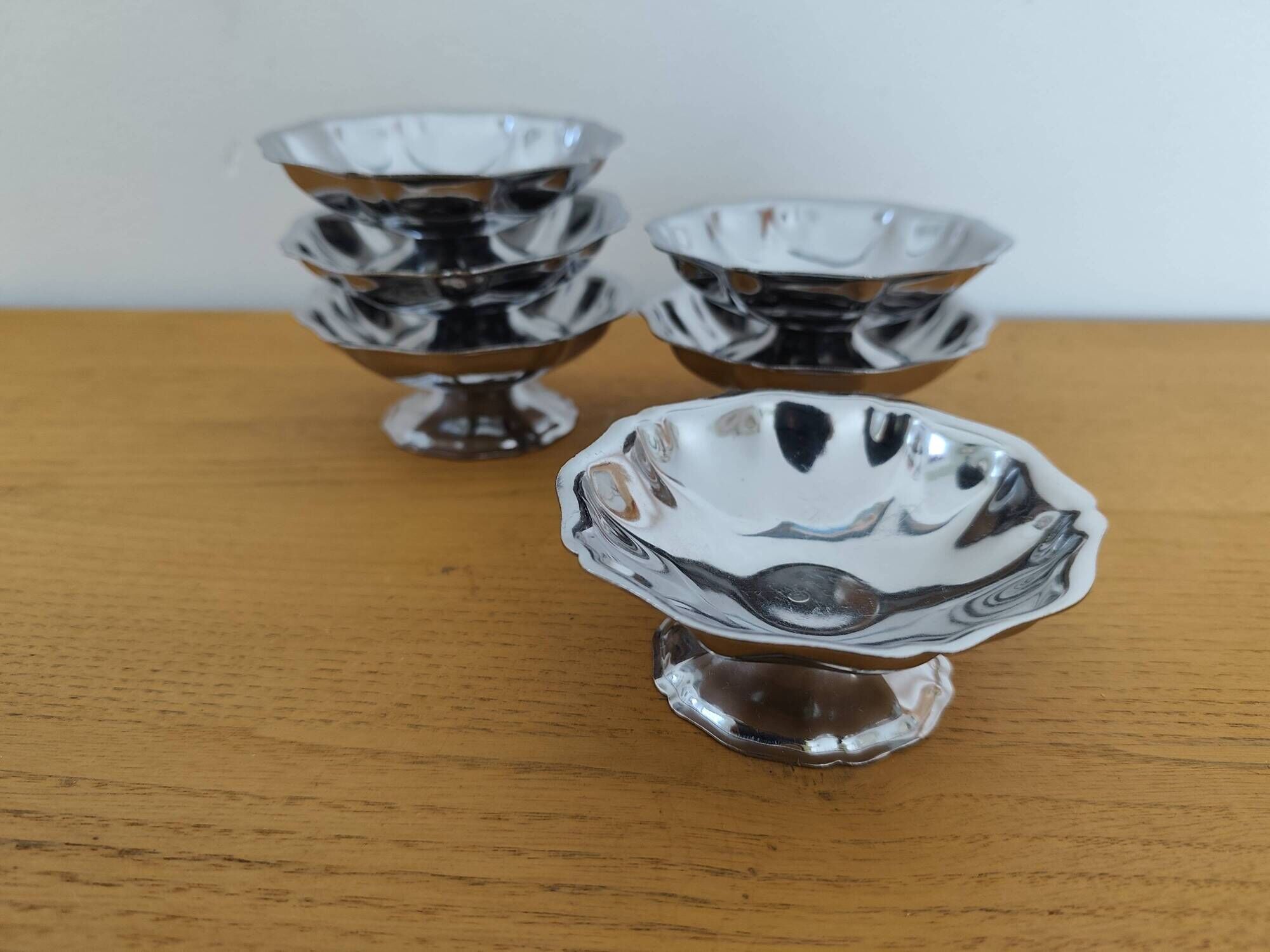 Set of 6 ice cream bowls from the 70s.