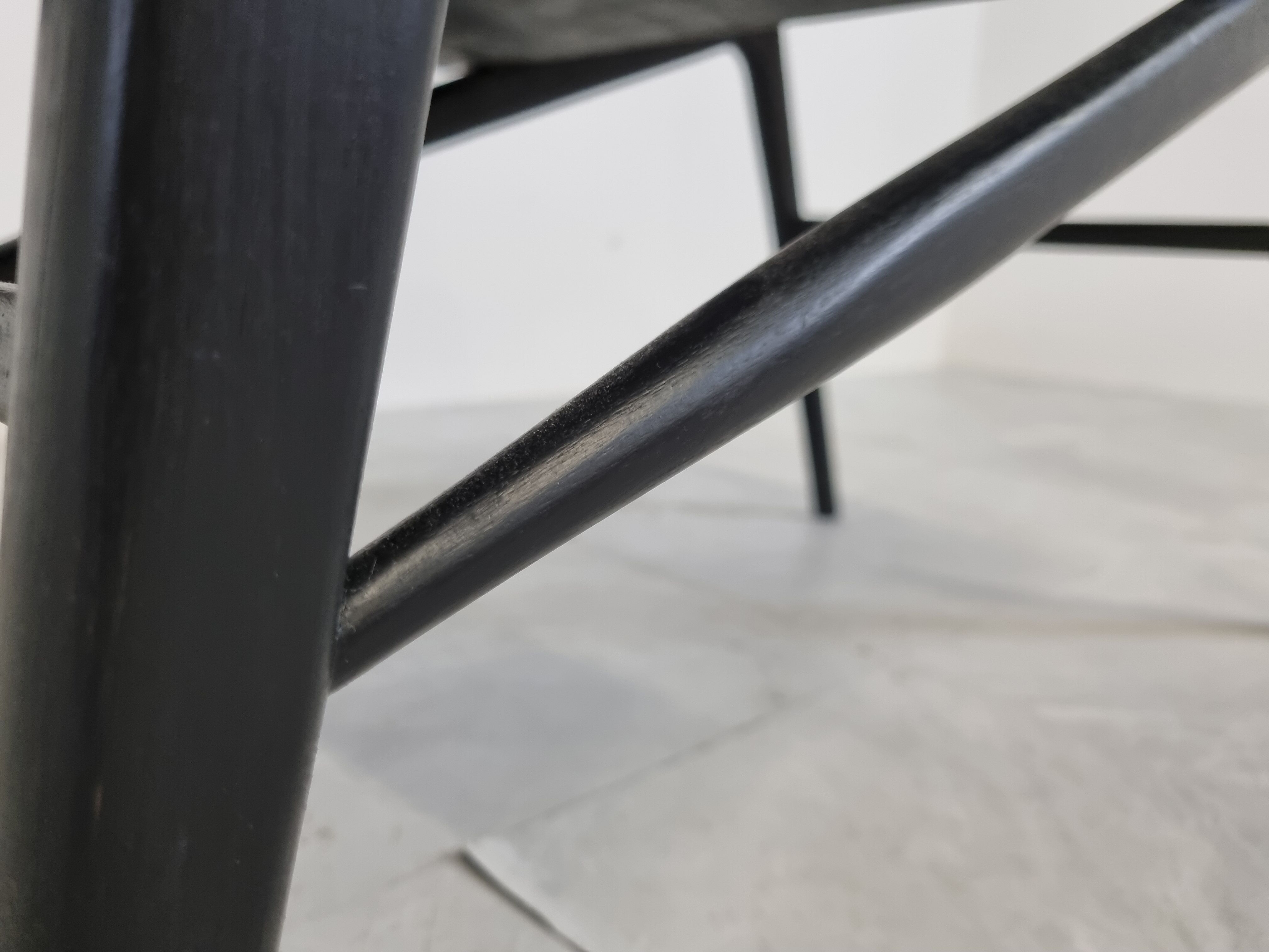 Table basse moderne du milieu du siècle - années 1950