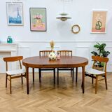 Round Scandinavian table with extensions