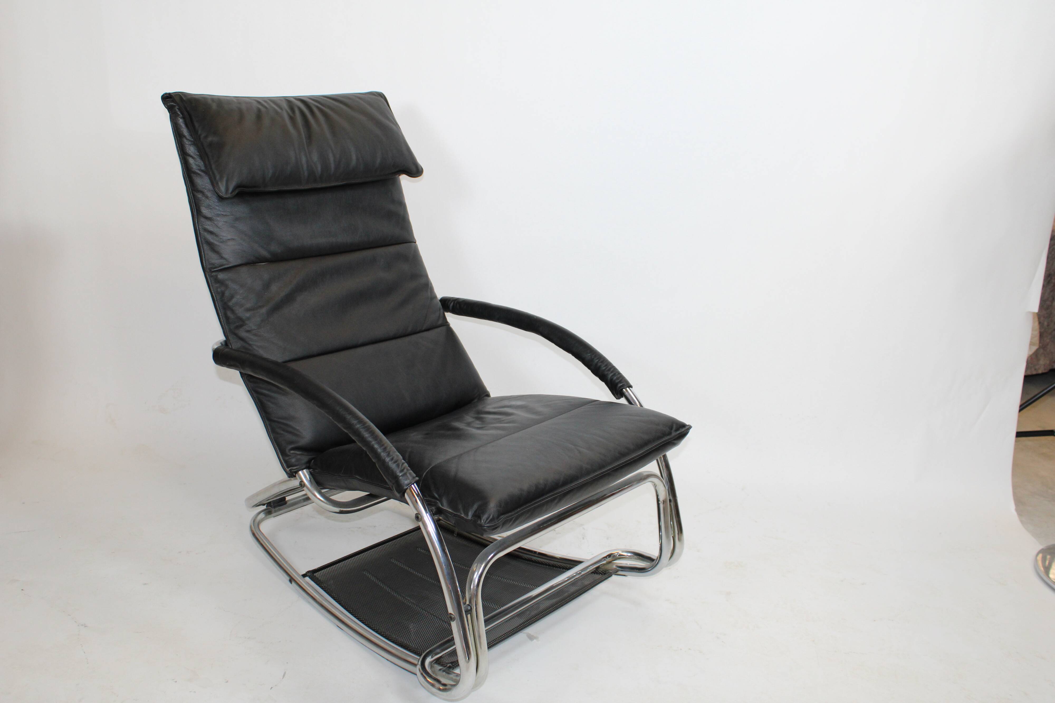 Lounge chair armchair