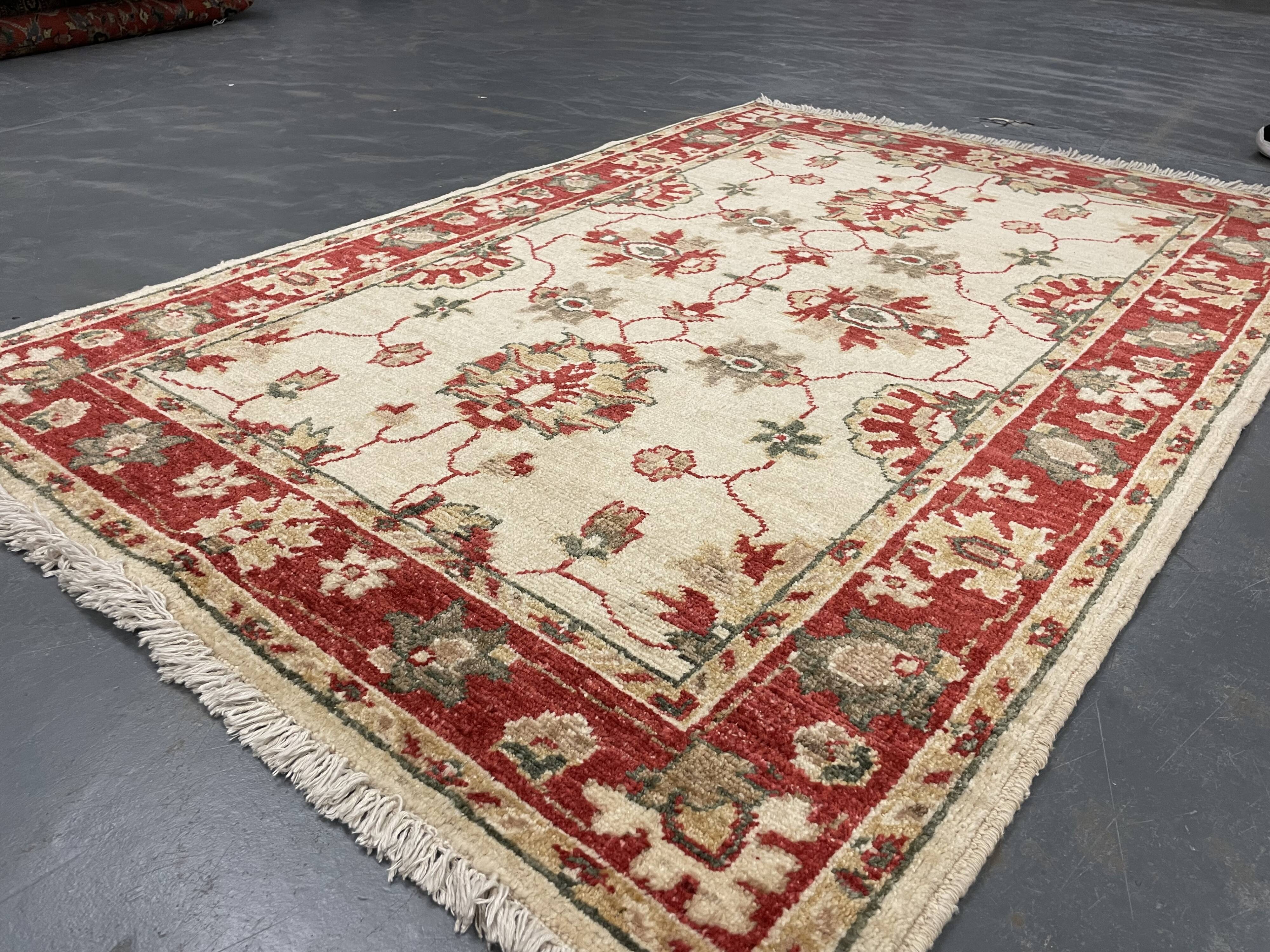 Traditional Cream Wool Rug, Small Red Floral Oriental Carpet 86x123 cm