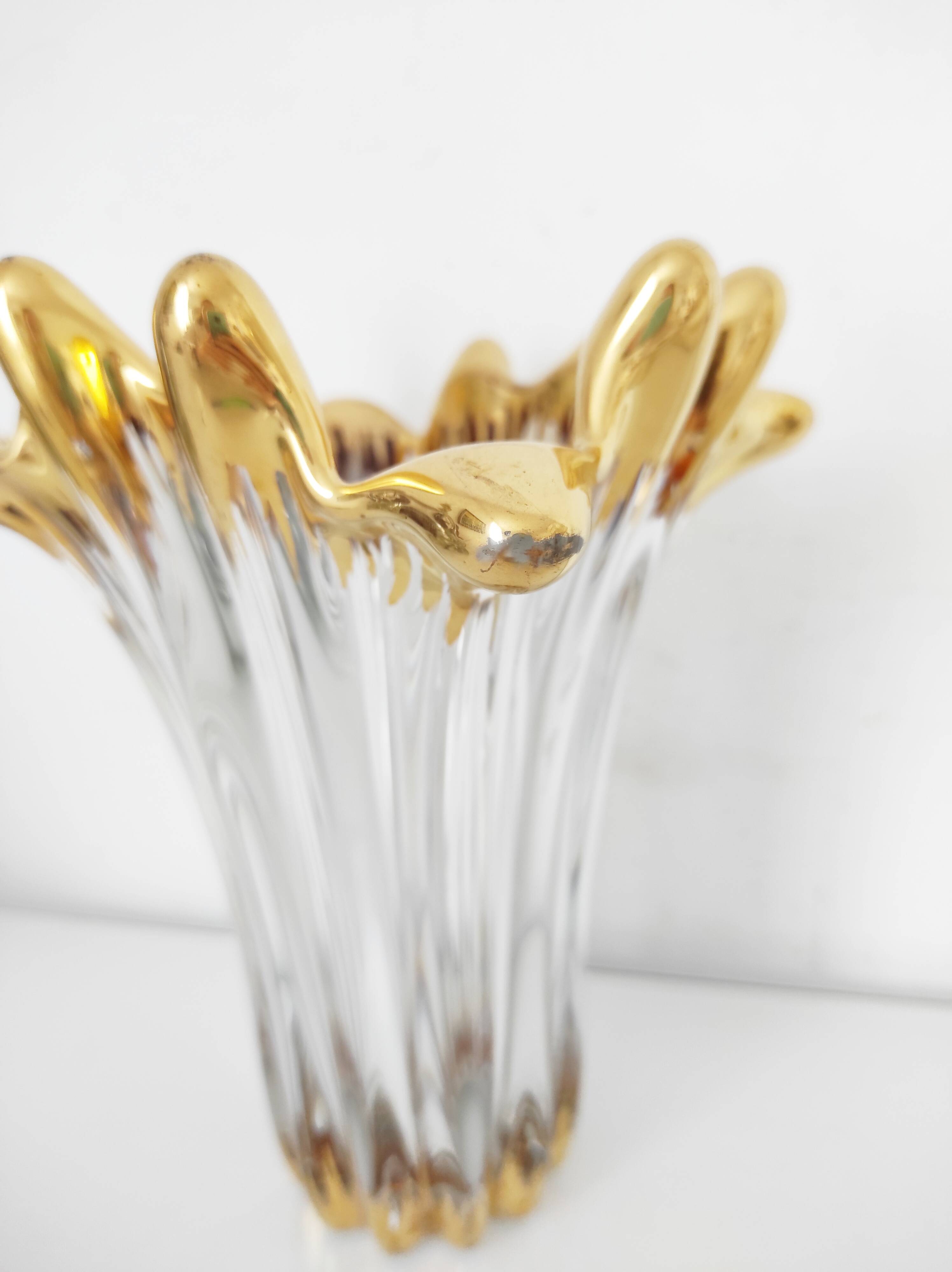 Splash-shaped crystal vase with gold rim