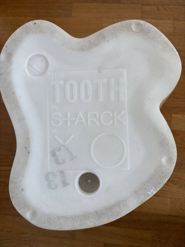 Tabouret “Tooth” doré – Philippe Starck pour XO (Italie, 2002)