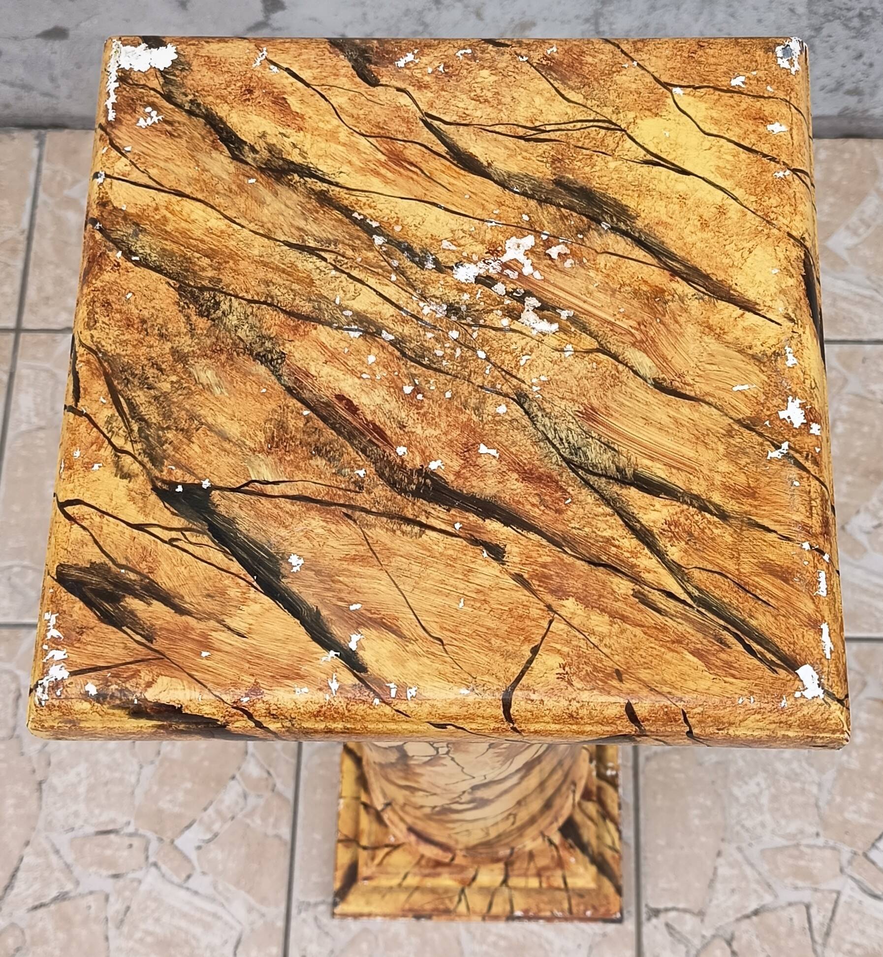 Iron column imitation marble