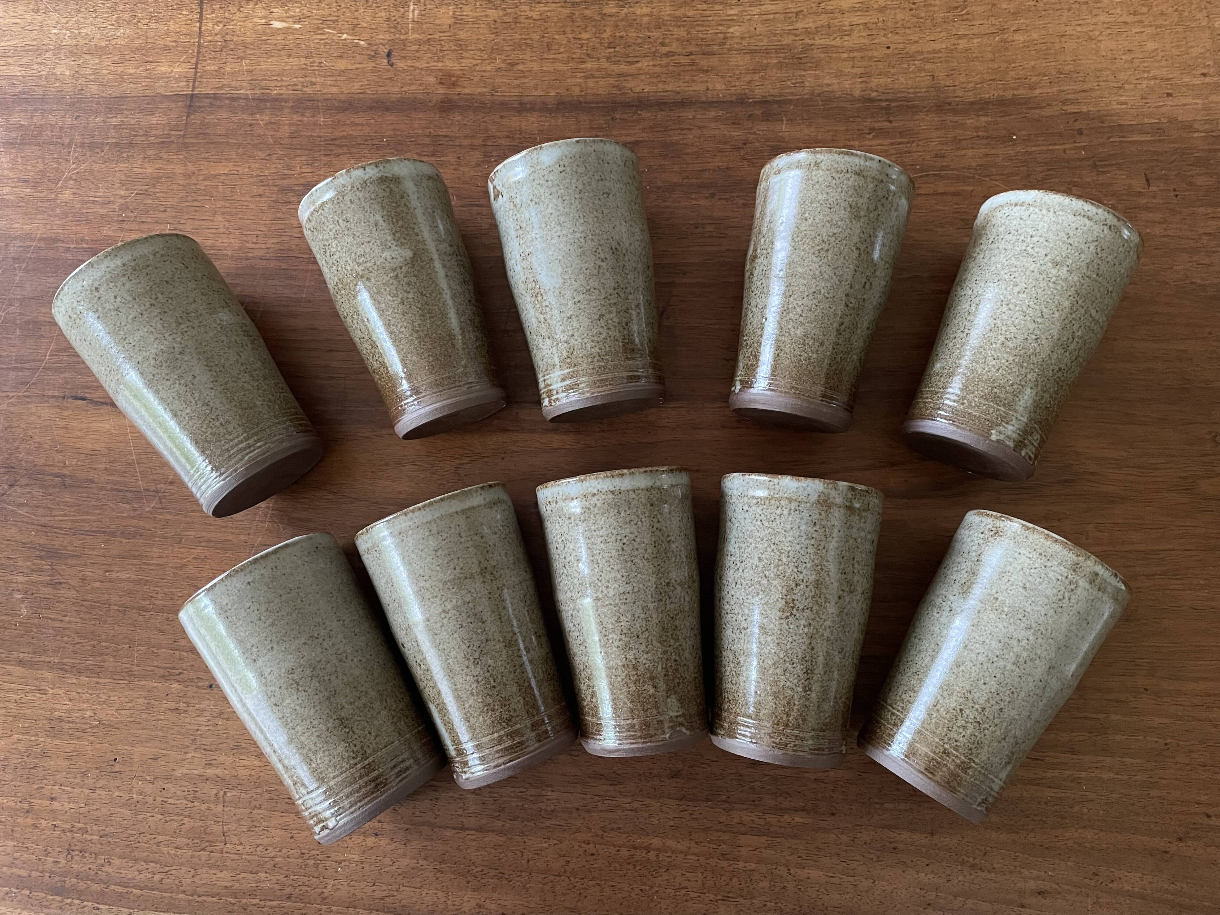 Mugs en grès émaillé vintage