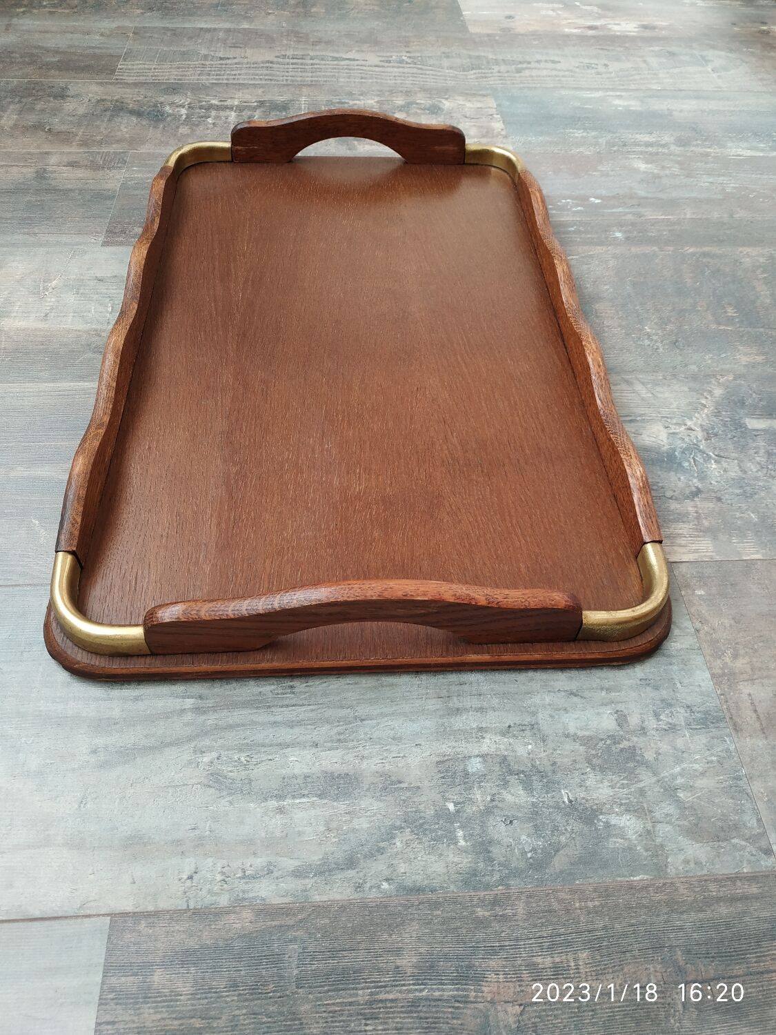 Serving tray