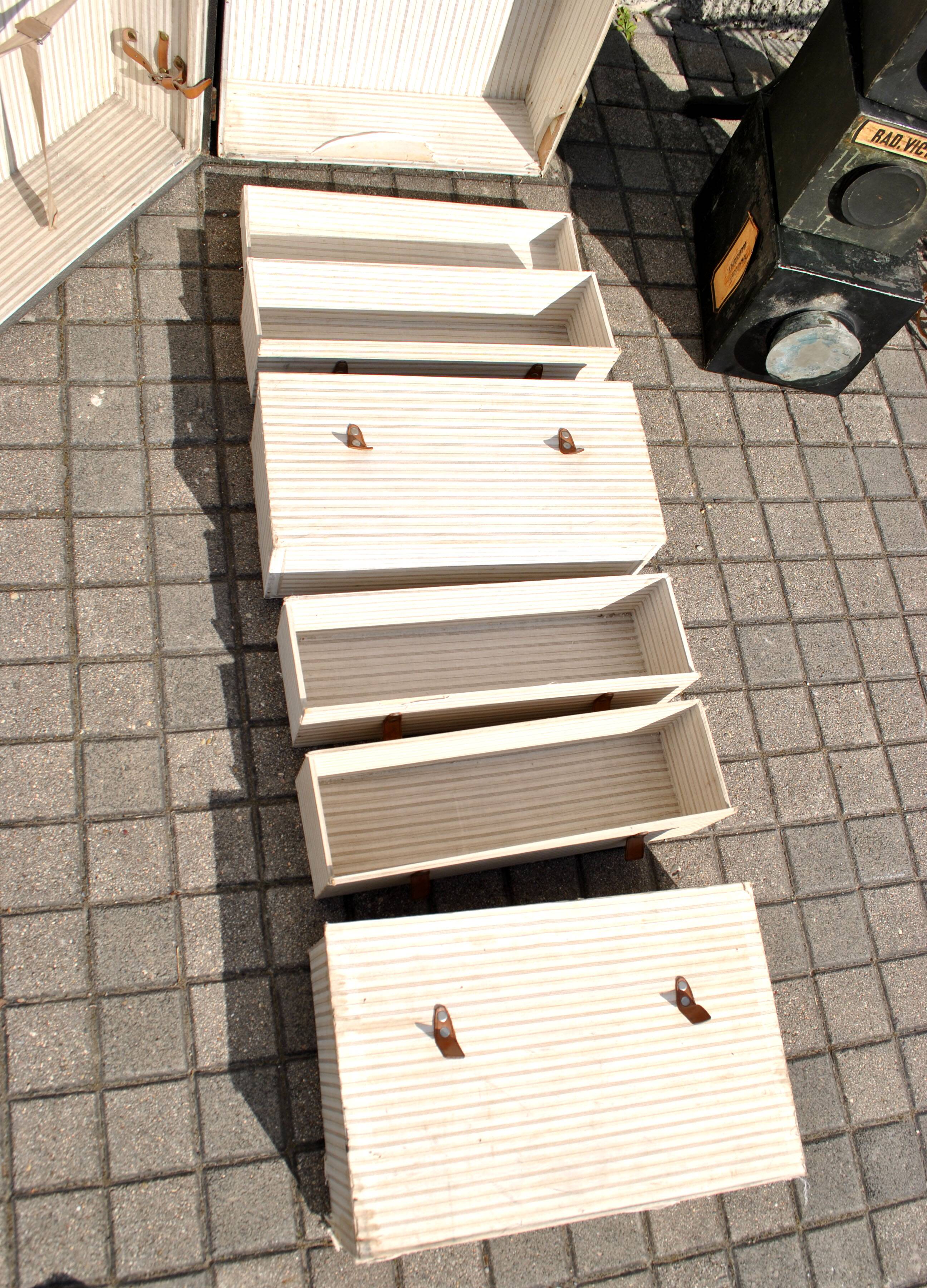 Malle cabine Wardrobe ancienne 1920 Coffre armoire Transatlantique Dressing