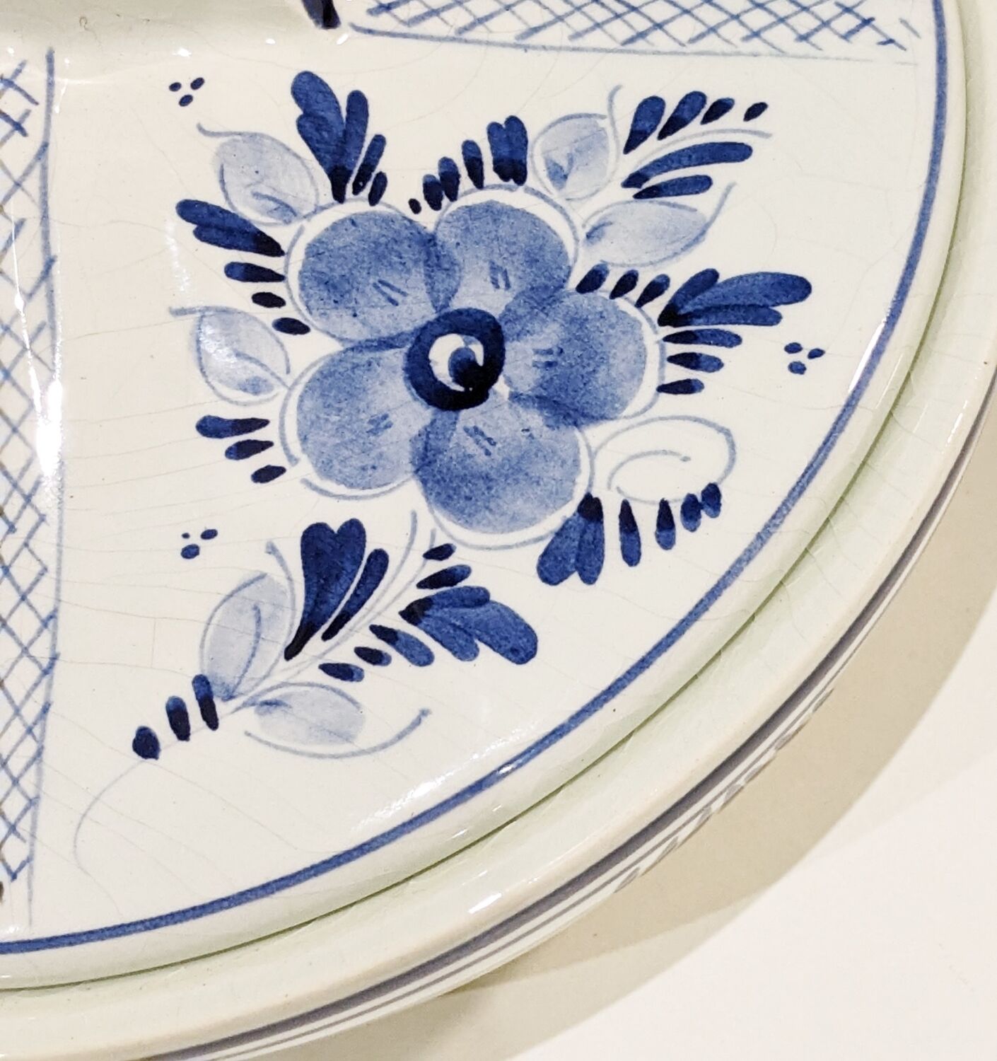 Vintage ceramic box ' 60. Delft. In perfect condition.