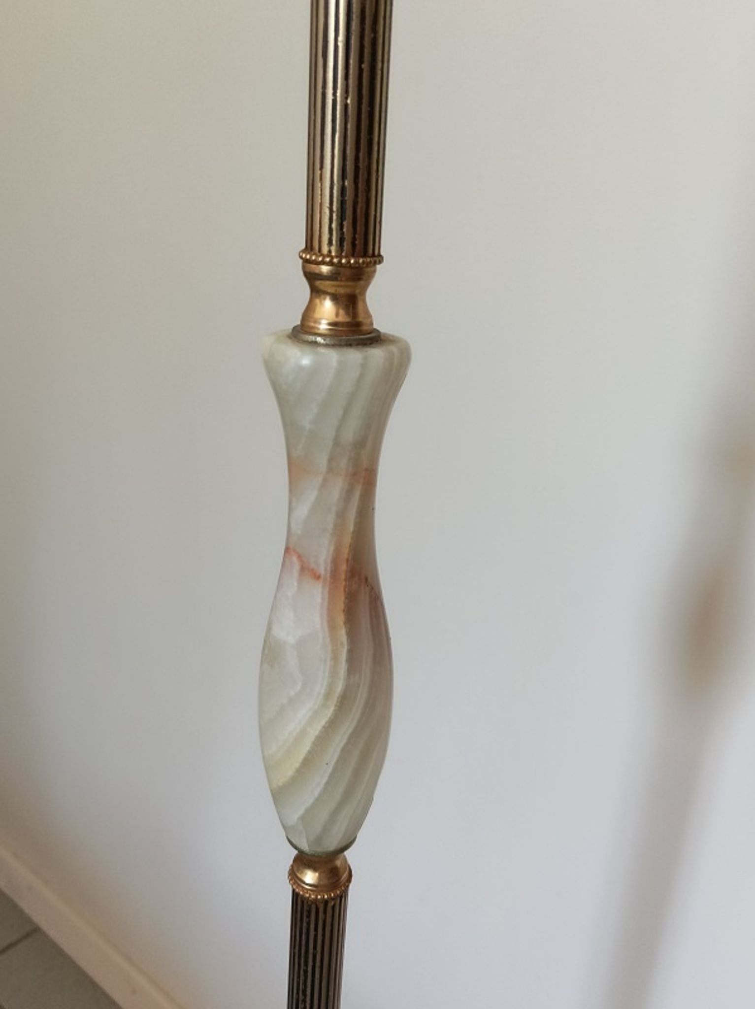 Lampadaire bronze laiton abat jour pâte de verre