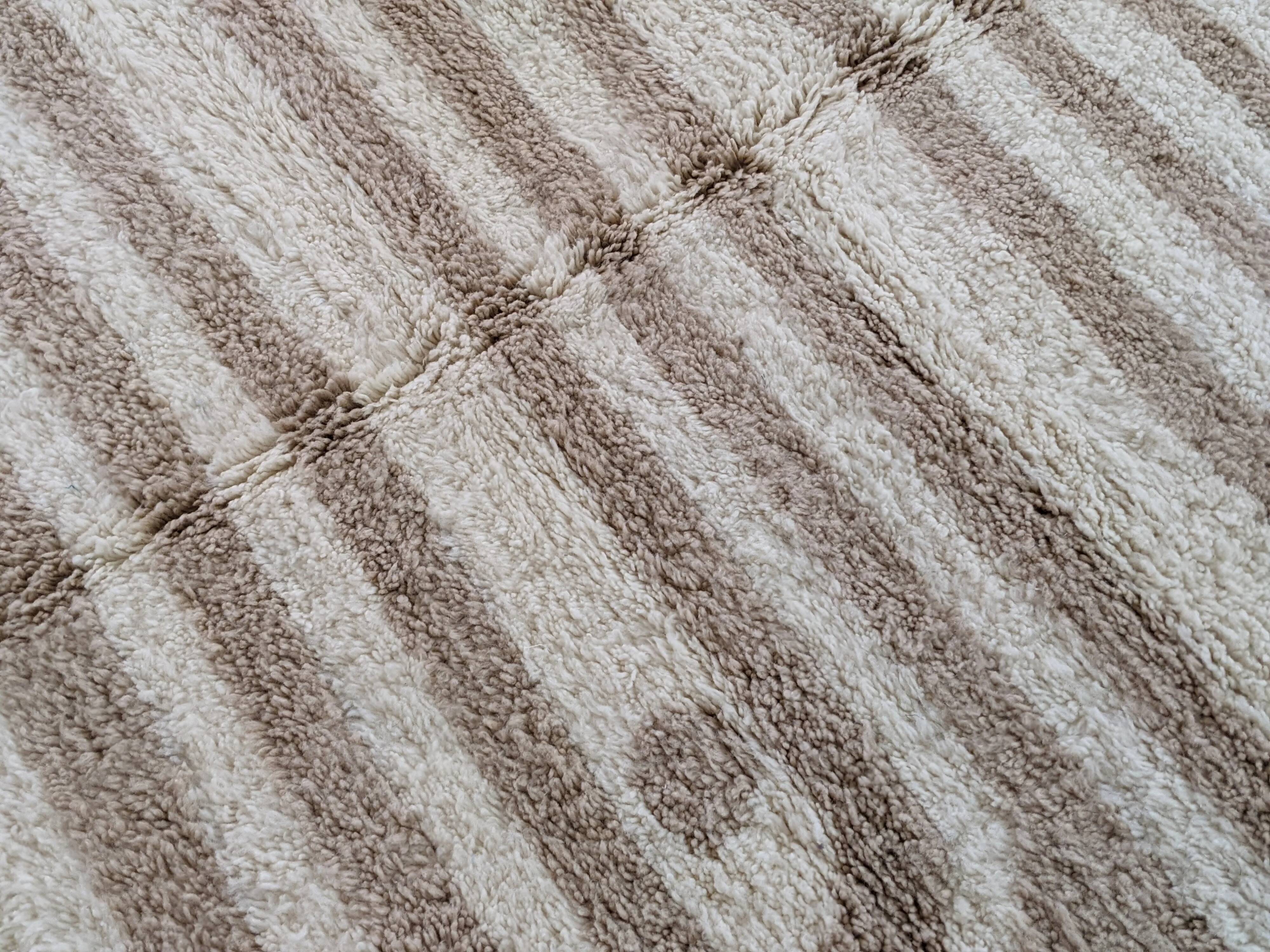 Large Beni Ouarain rug, 280 x 205 cm