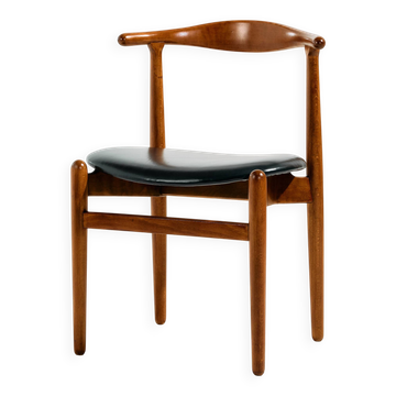 Chaise de salle à manger restaurée FH708 par Hans J. Wegner