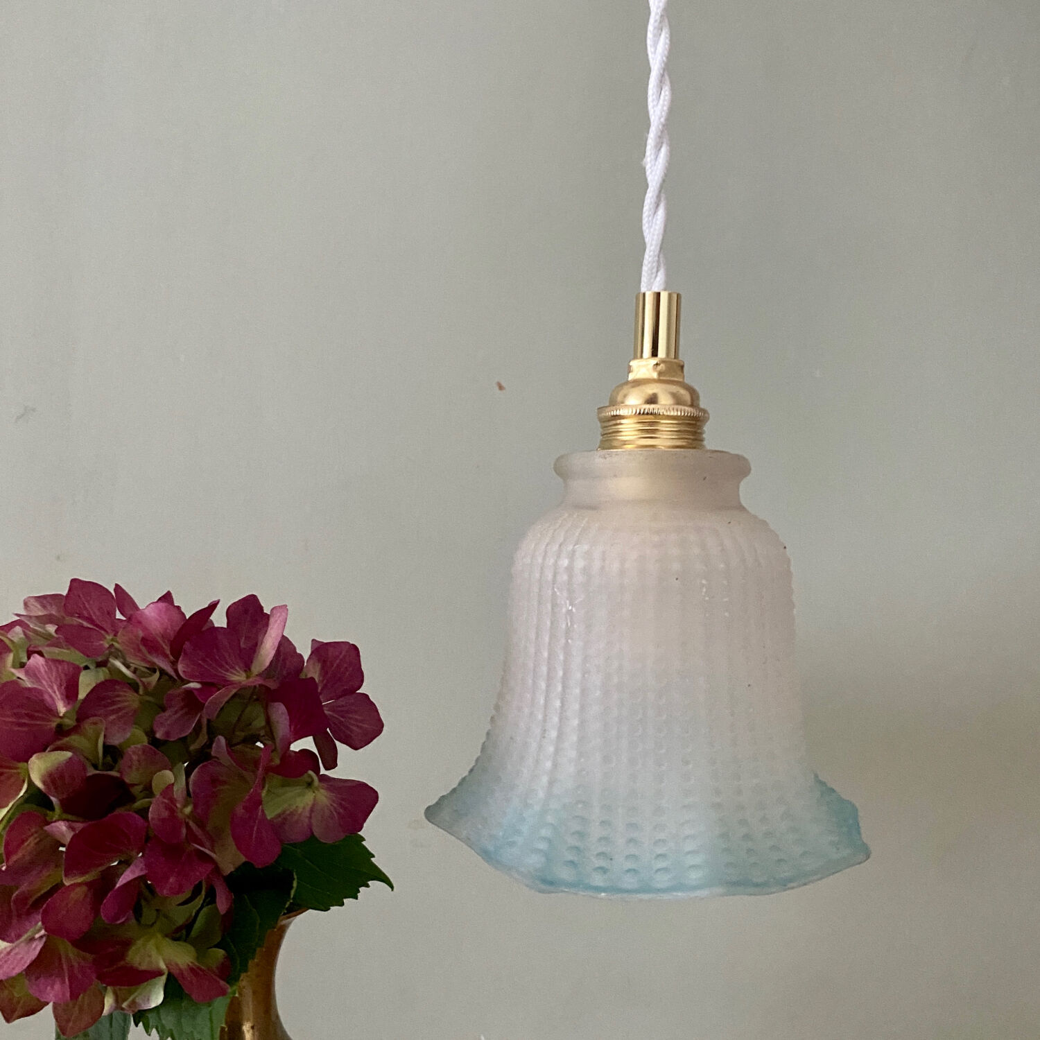 Vintage tulip walking lamp in white and blue frosted glass