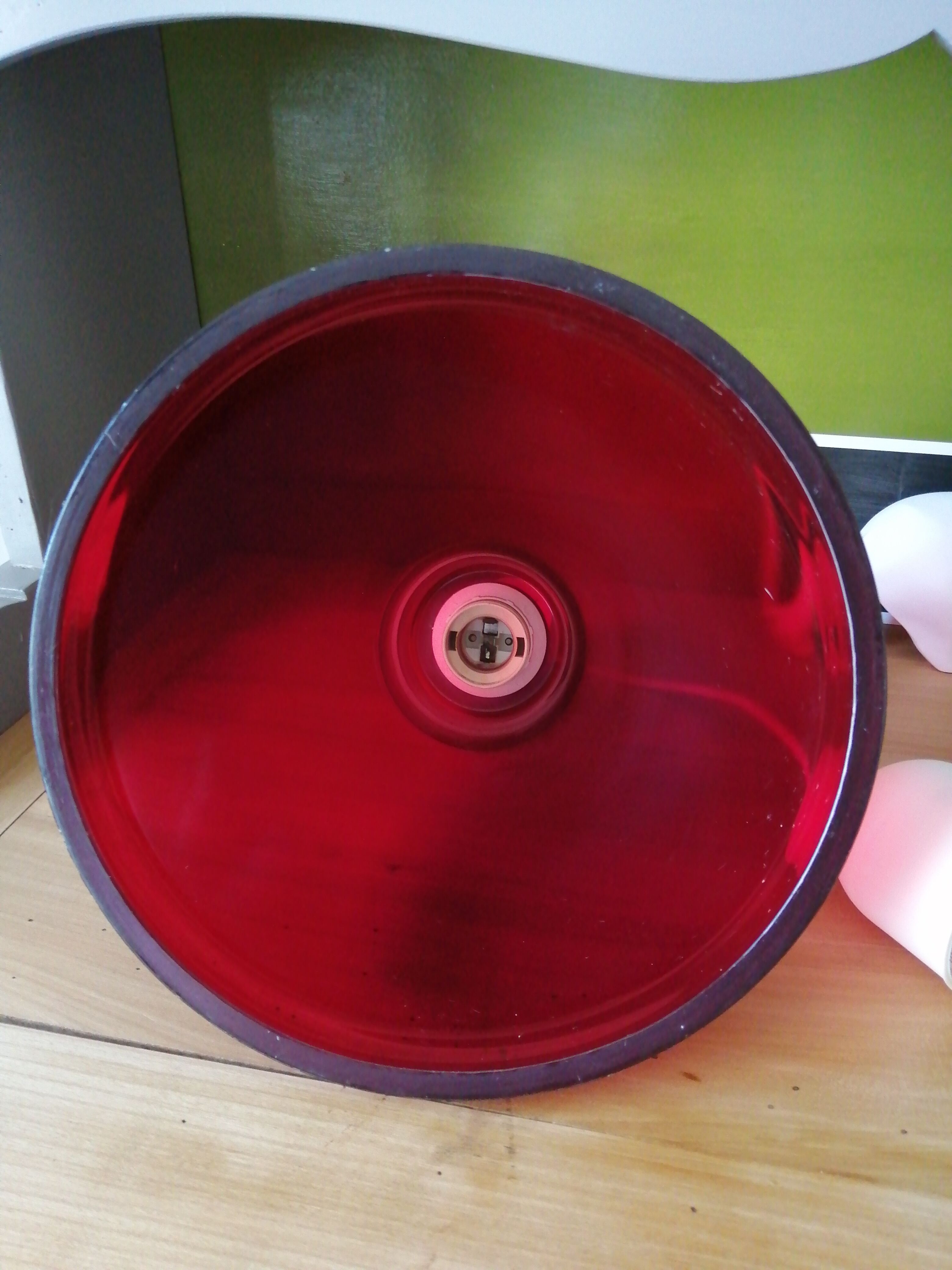 Lot of 2 red glass hanging