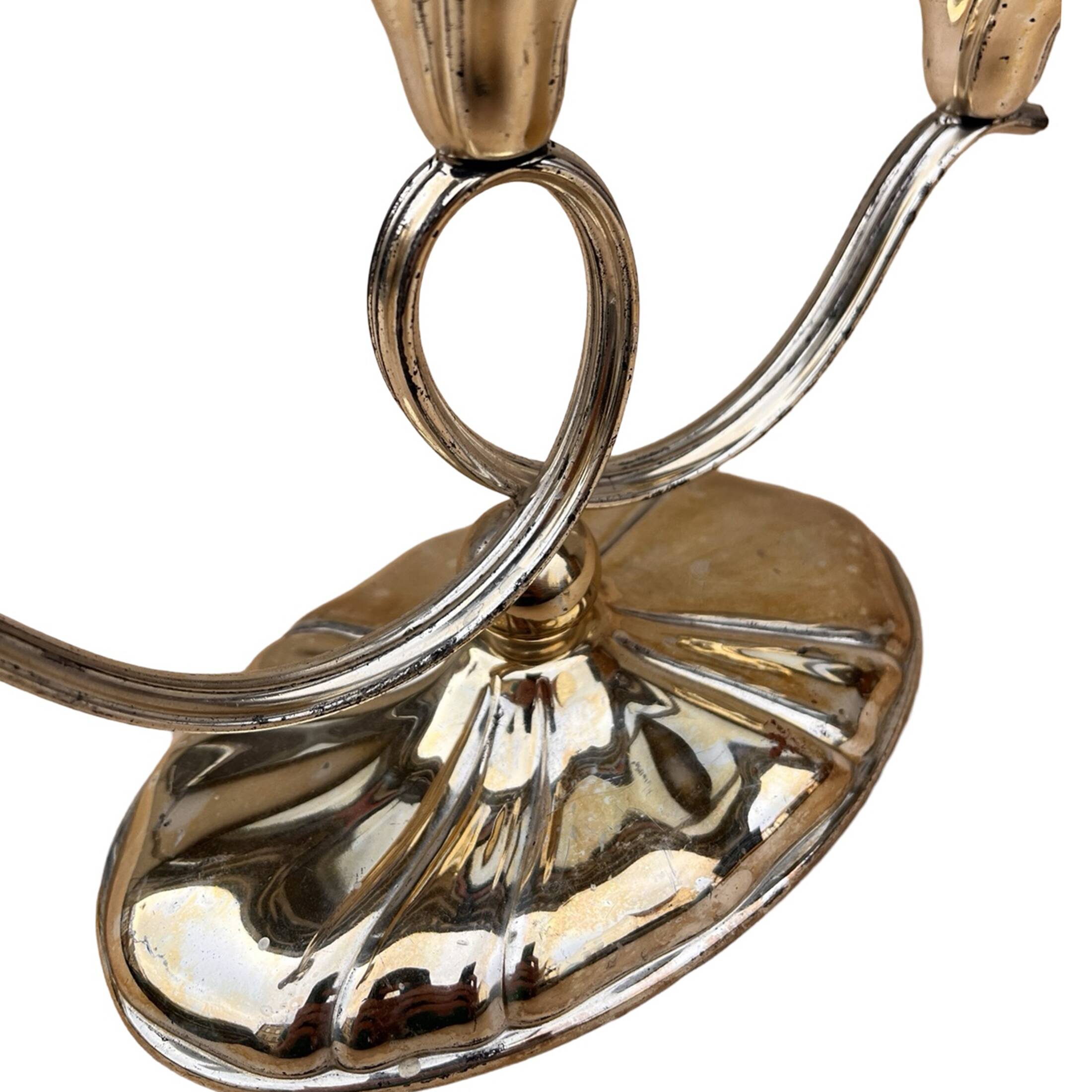 Chandelier à trois bras en métal plaqué, Allemagne, années 1940.
